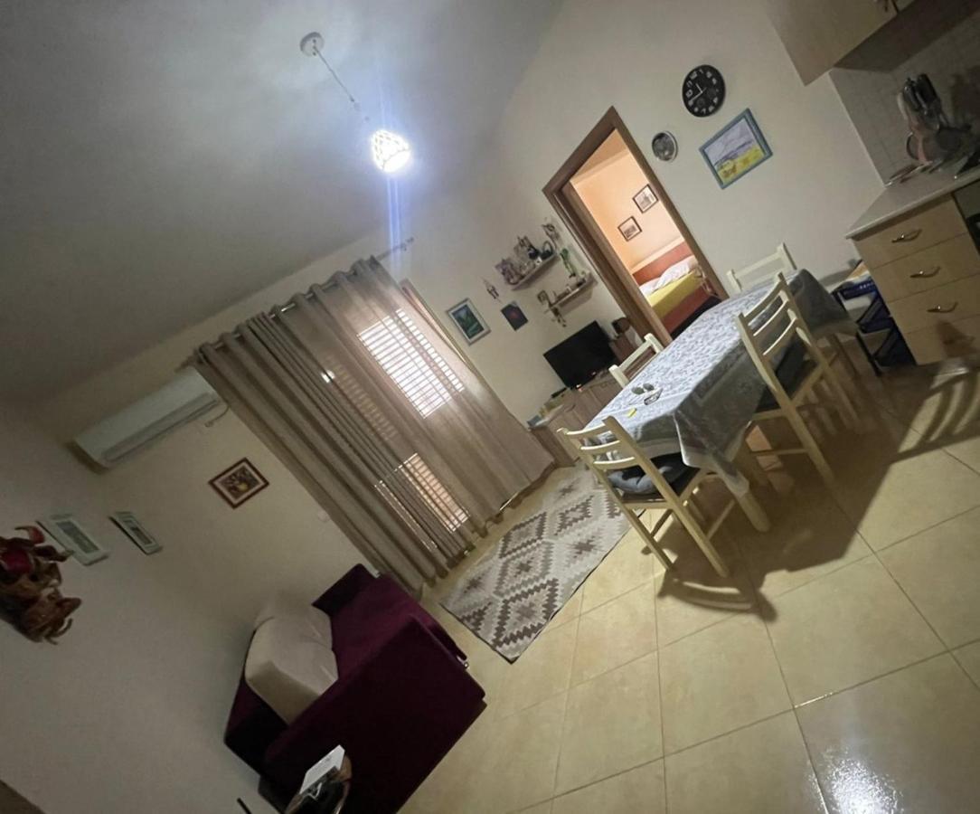 Mimi'S Beach Apartment Vlorë Exterior foto
